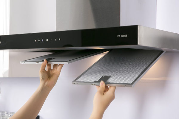 Máy hút mùi FZ-700 SB rất dễ vệ sinh, lau chùi