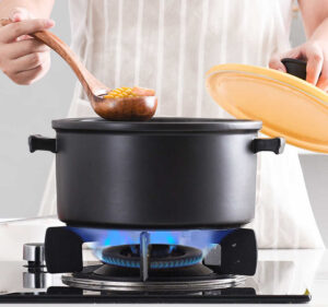 Sử dung thiết bị, dụng cụ nấu ăn phù hợp