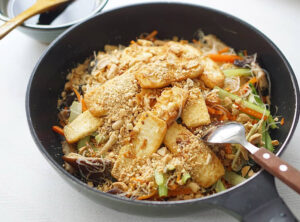 Hướng dẫn cách xào bún chay