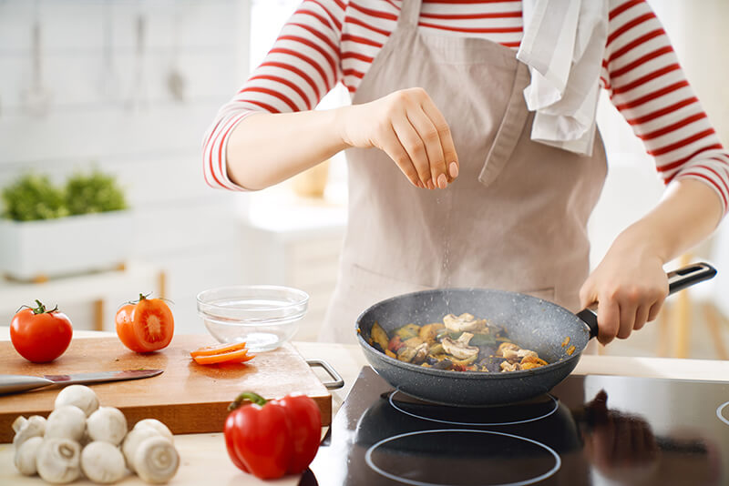 nấu ăn ở nhiệt độ thích hợp 