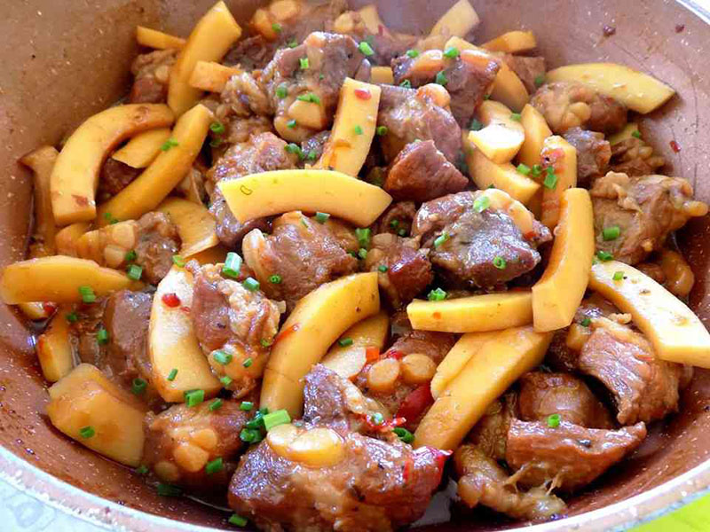 sườn non kho dừa