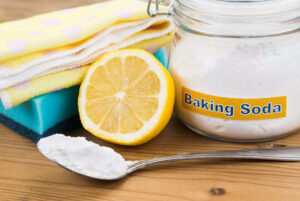vệ sinh vòi chậu rửa inox bằng baking soda và chanh
